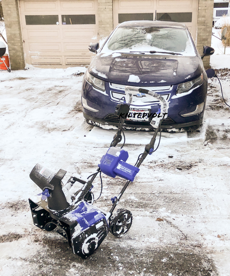 Illustration for article titled 40 watt electric snow thrower: a review